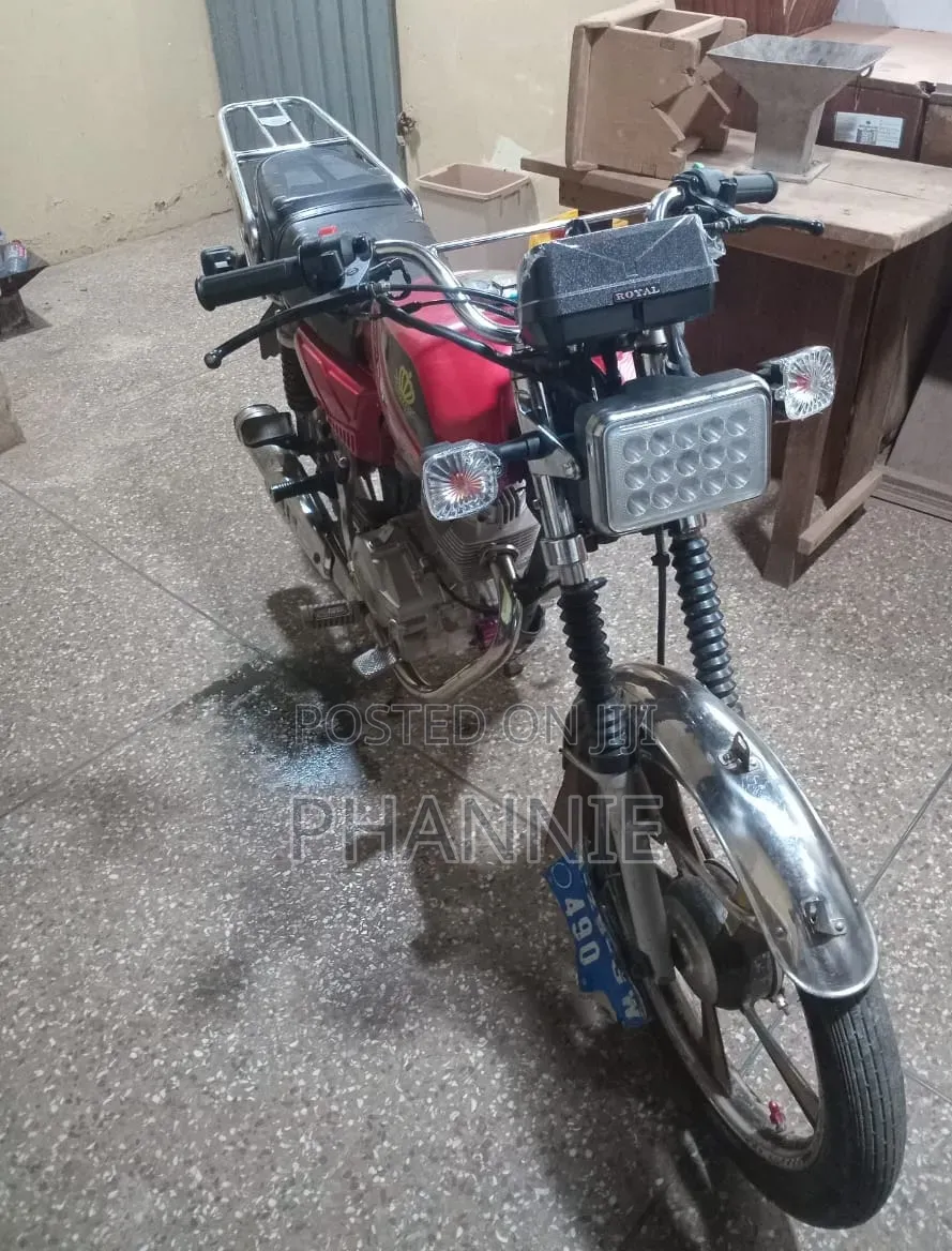 Royal Motorcycle 2020 Red