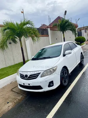 Toyota Corolla LE 4dr Sedan (1.8L 4cyl 4A) 2011 White