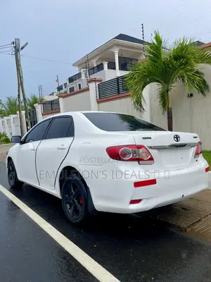 Toyota Corolla LE 4dr Sedan (1.8L 4cyl 4A) 2011 White