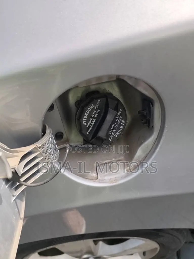 Hyundai Elantra 2012 Silver