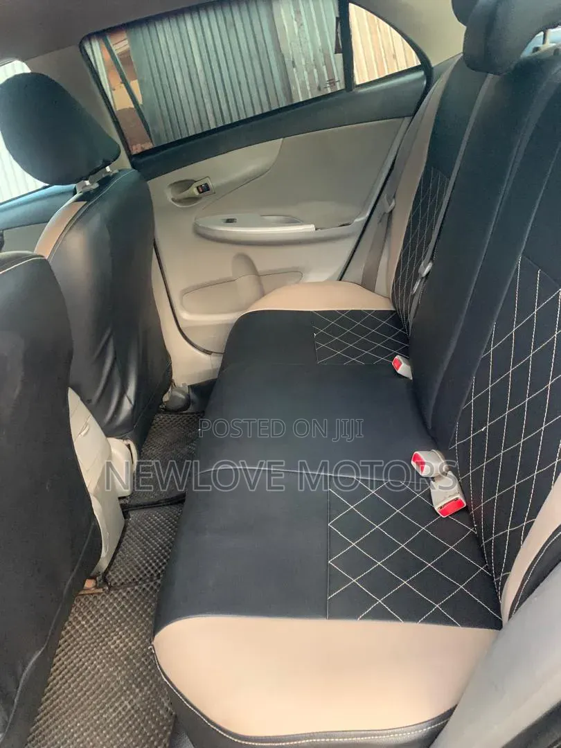 Toyota Corolla S 5-Speed 2013 Black