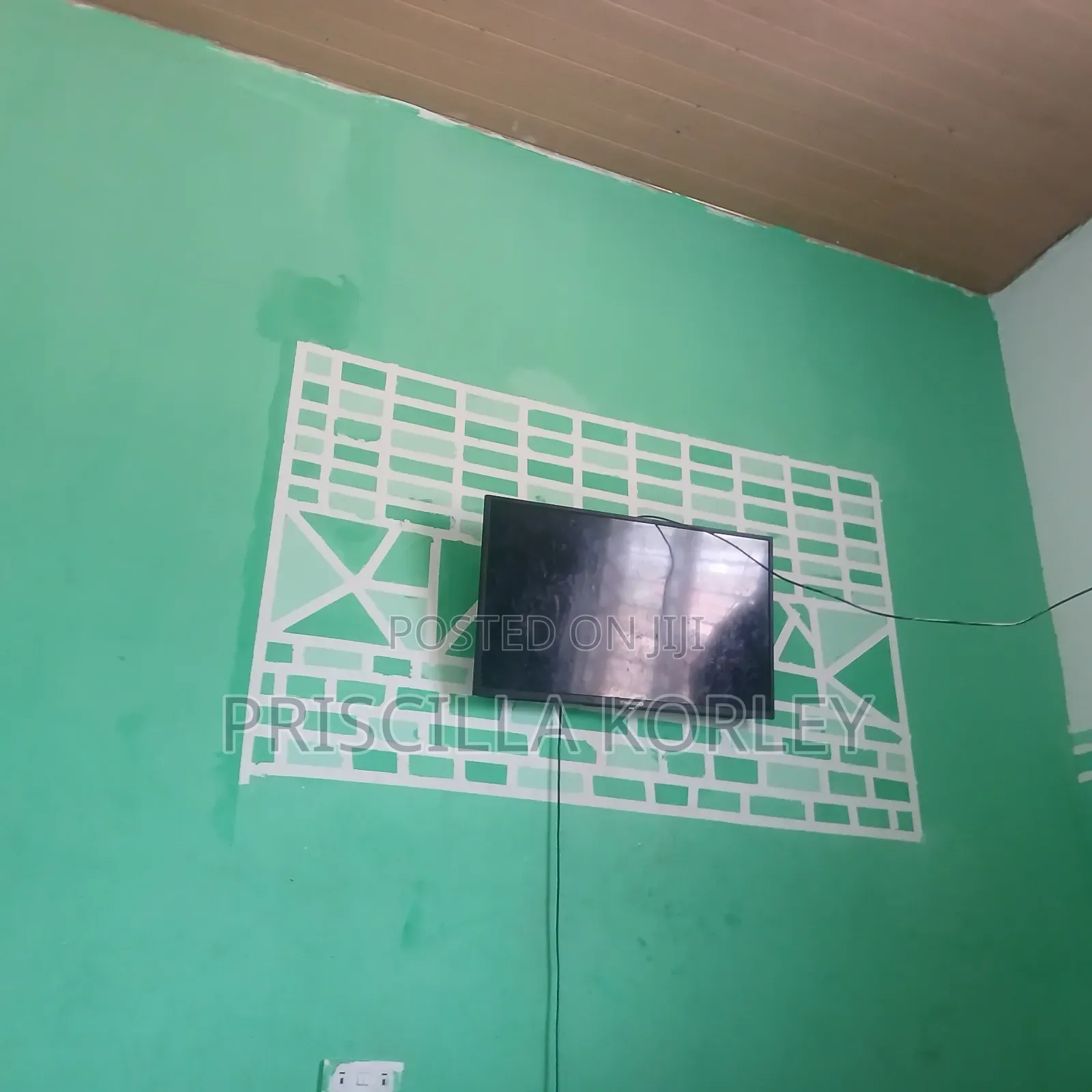 Used 32 Nasco TV