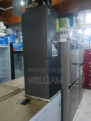 Roch Refrigerator With a Capacity of 200 Litres