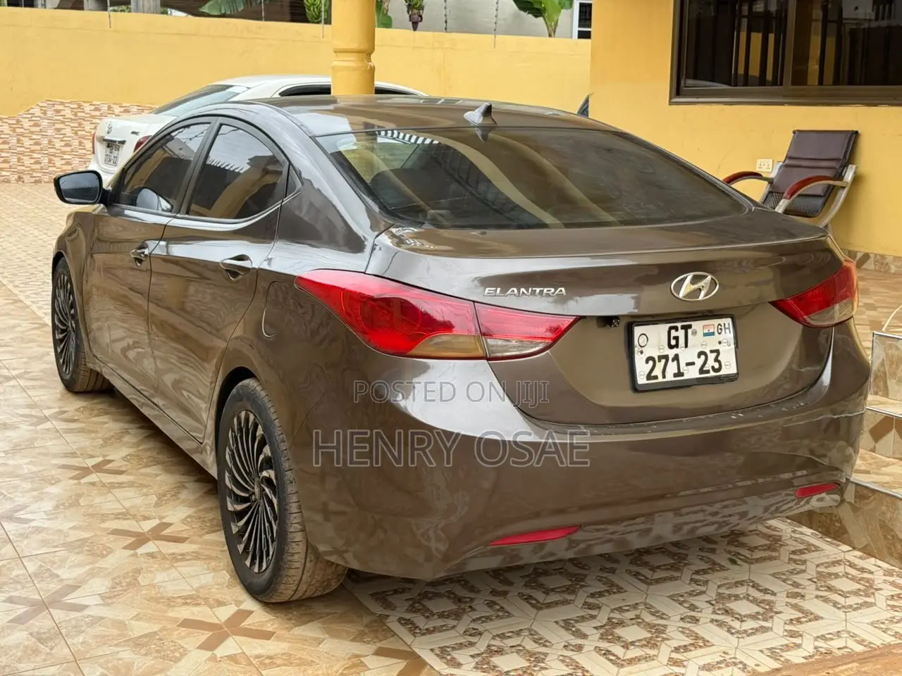 Hyundai Elantra GLS Sedan FWD (1.8L 4cyl 6M) 2013 Brown