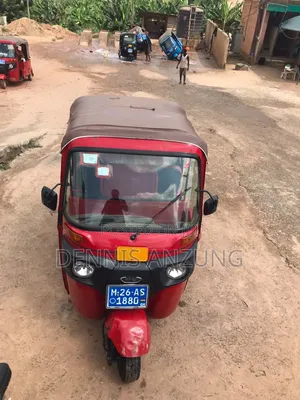Bajaj RE 2025 Red