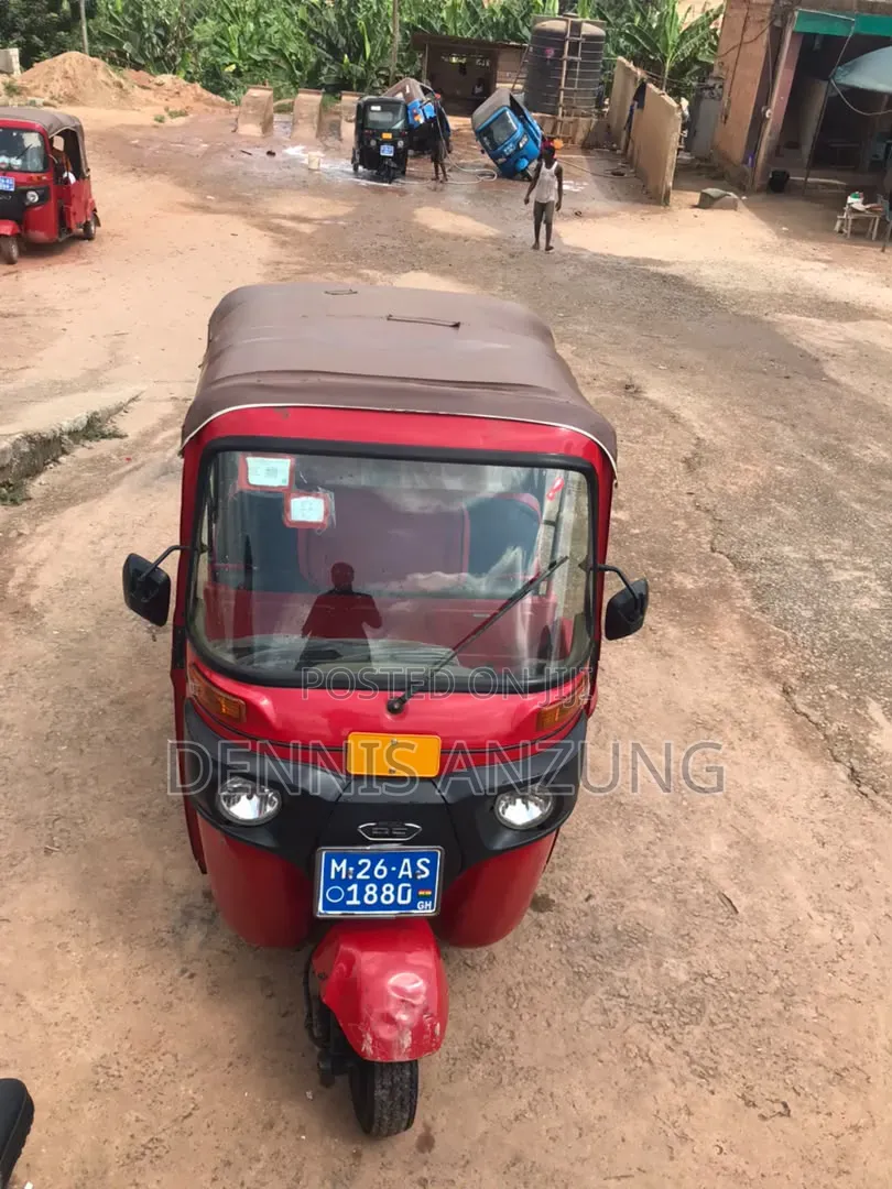 Bajaj RE 2025 Red