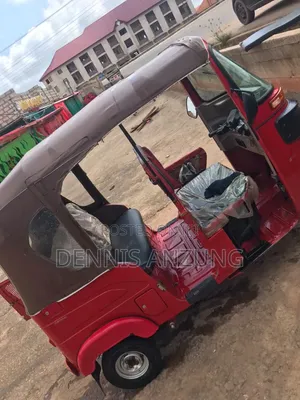 Bajaj RE 2025 Red