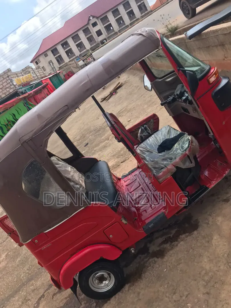 Bajaj RE 2025 Red