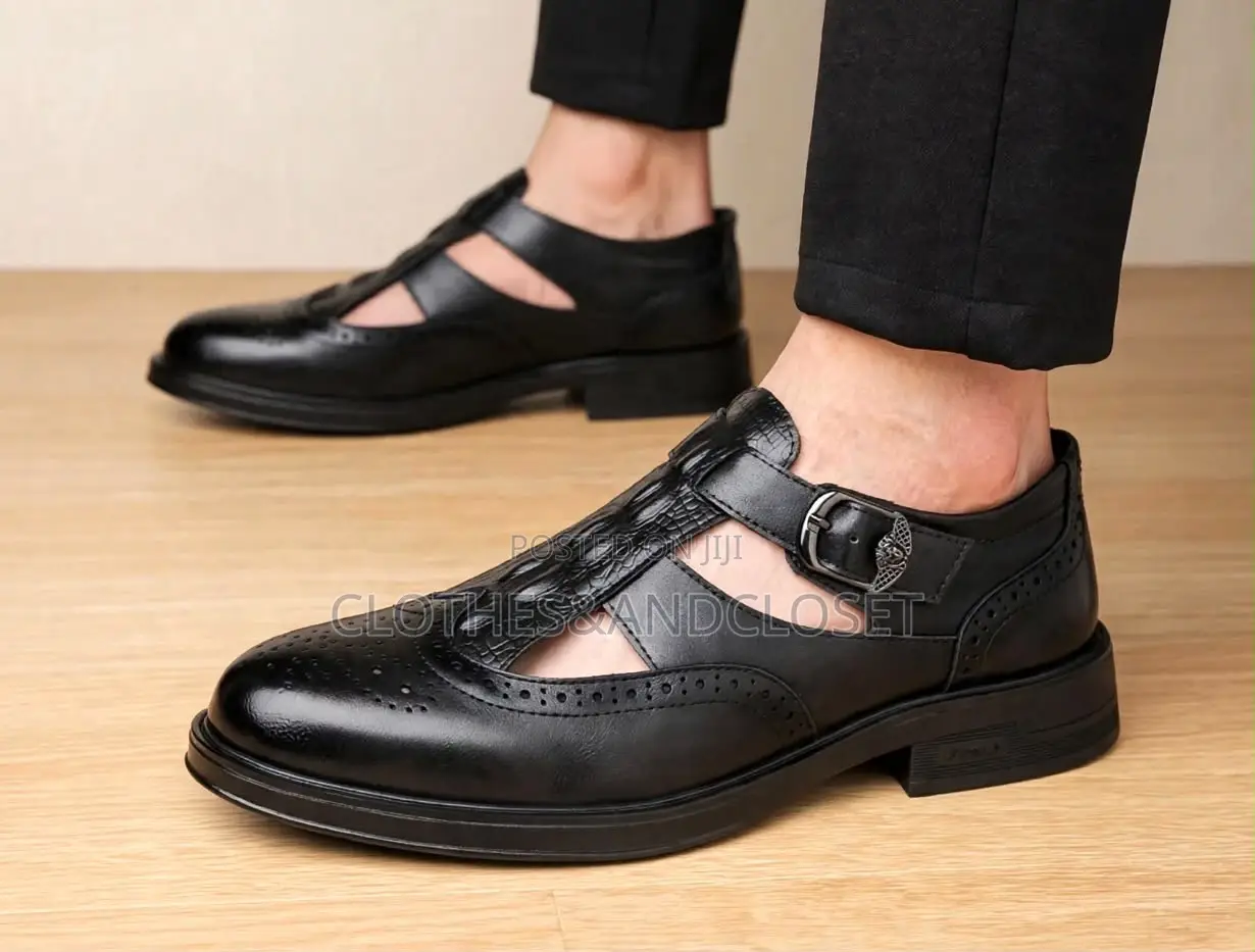 A Pair of Black Men's Brogue Cutout Leather Shoe-Sandals