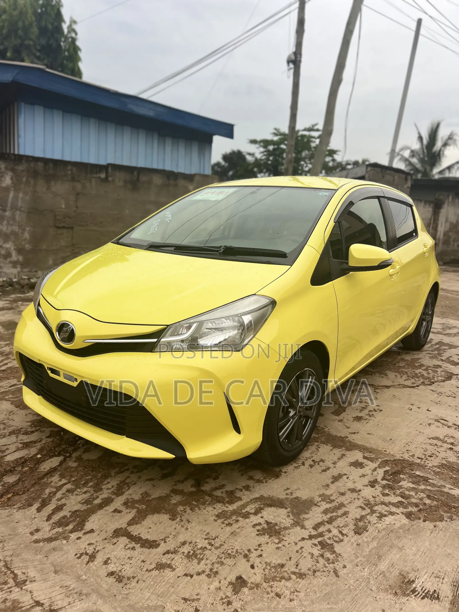Toyota Vitz 1.3 FWD 5dr 2015 Yellow