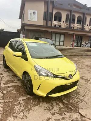 Toyota Vitz 1.3 FWD 5dr 2015 Yellow