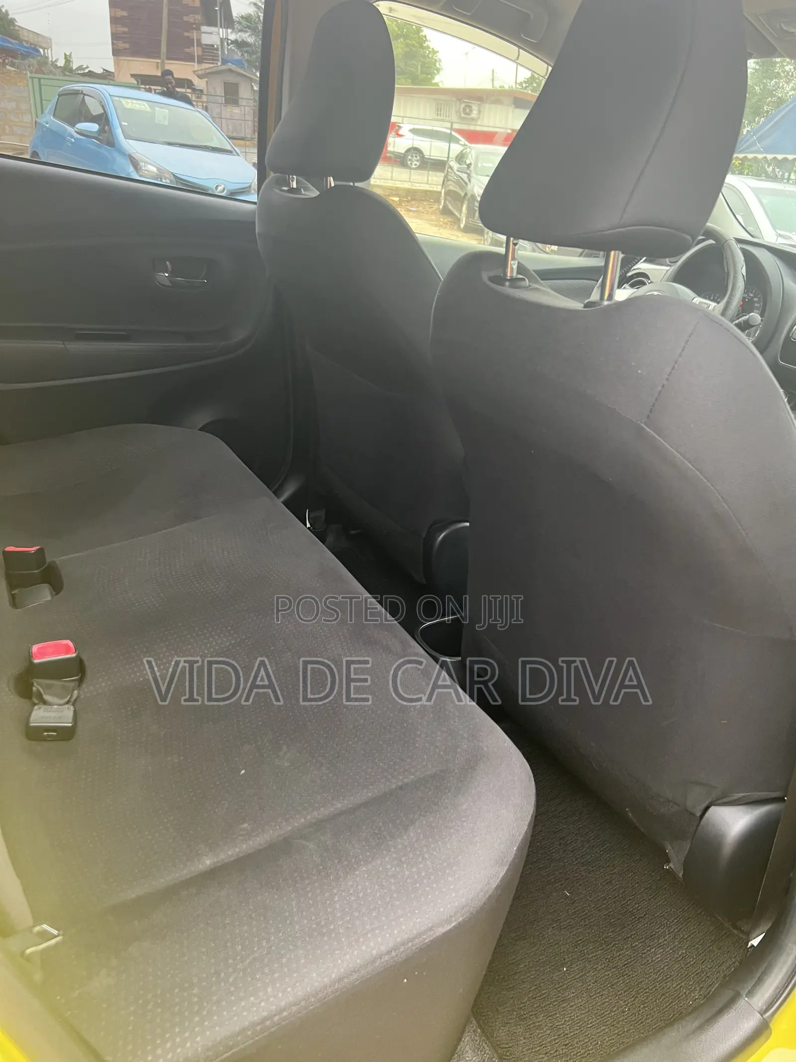 Toyota Vitz 1.3 FWD 5dr 2015 Yellow
