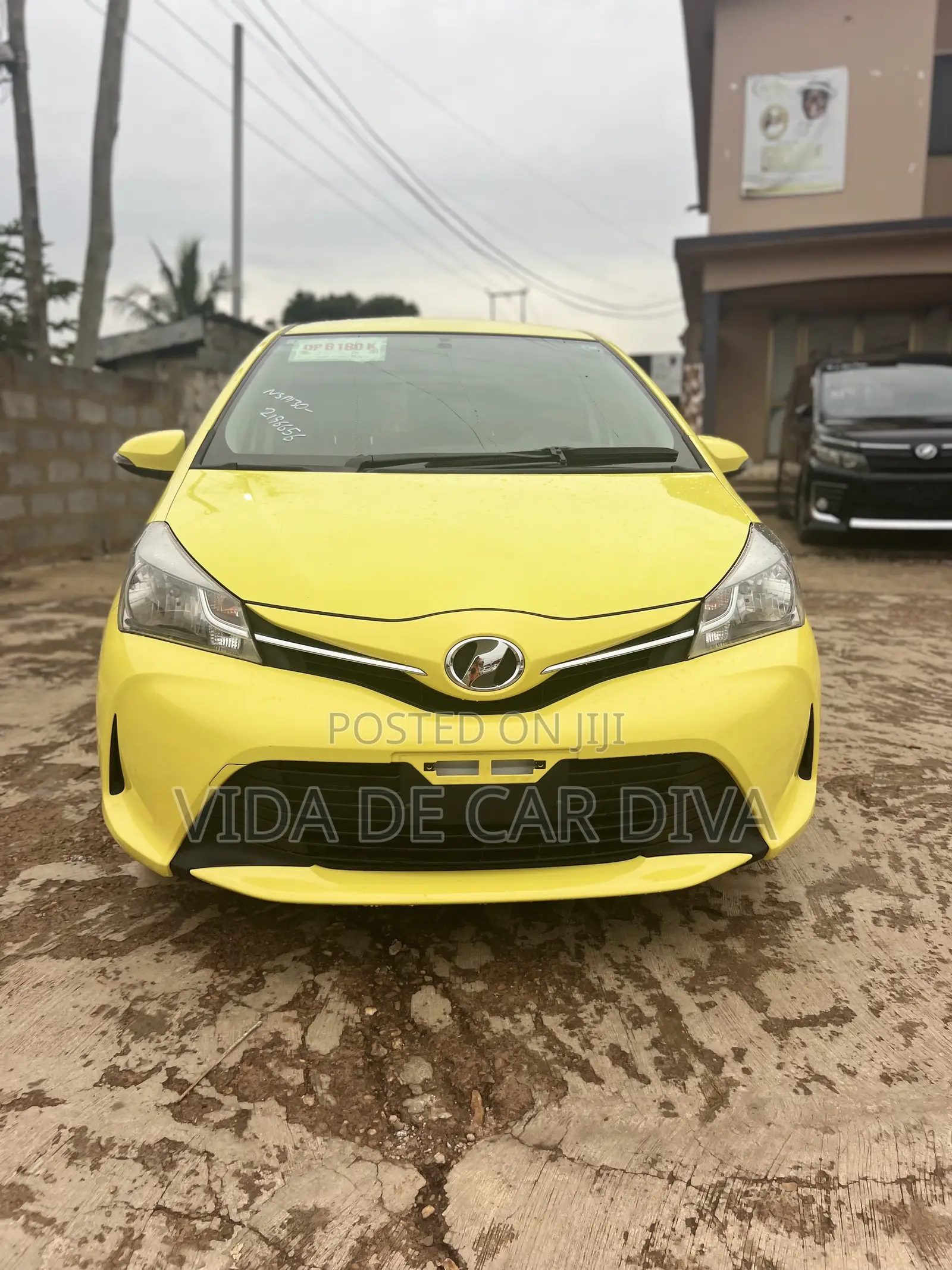 Toyota Vitz 1.3 FWD 5dr 2015 Yellow