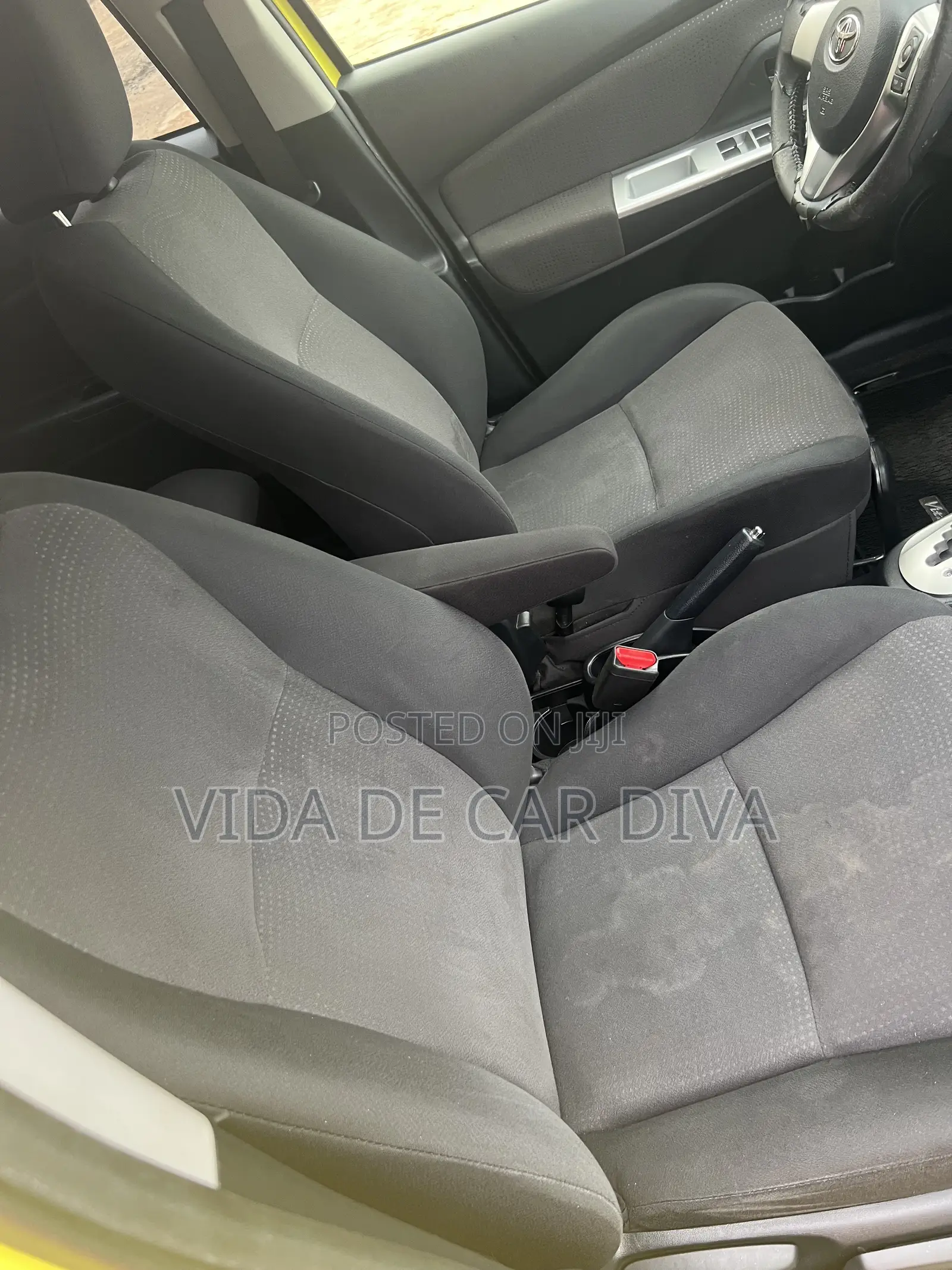 Toyota Vitz 1.3 FWD 5dr 2015 Yellow