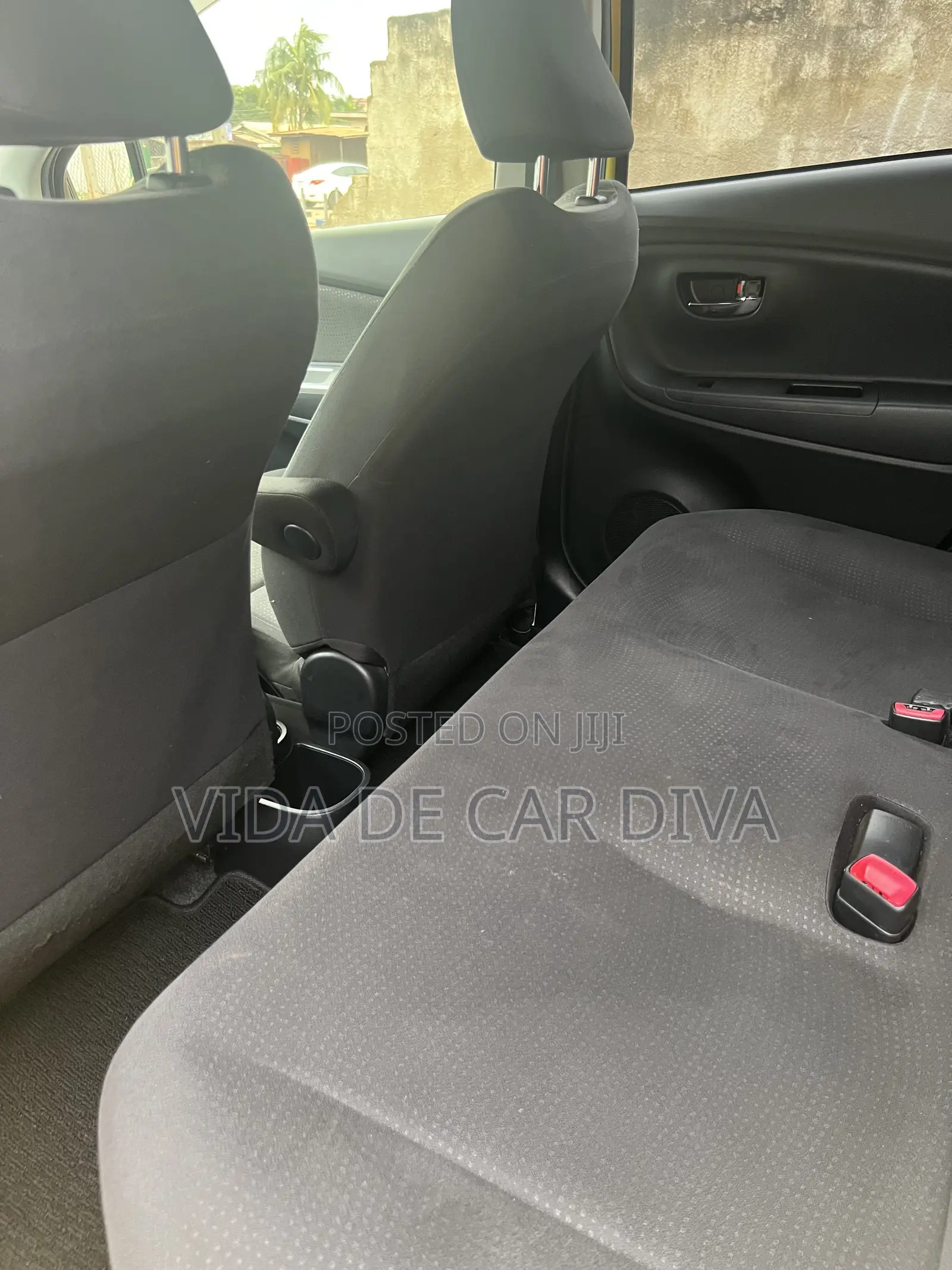 Toyota Vitz 1.3 FWD 5dr 2015 Yellow