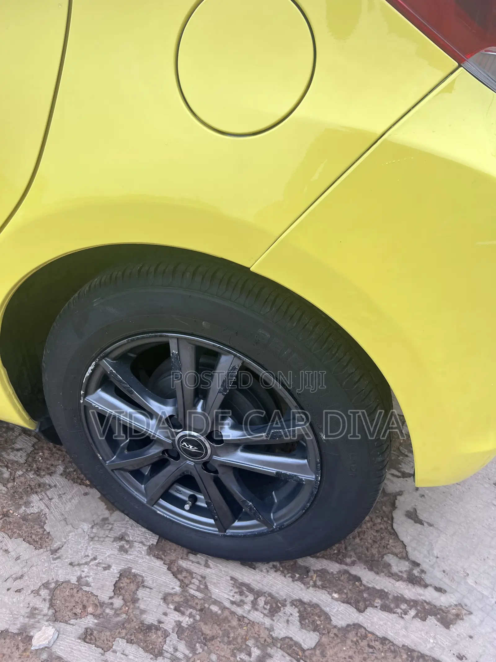 Toyota Vitz 1.3 FWD 5dr 2015 Yellow