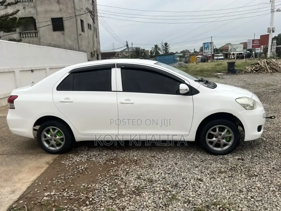 Toyota Belta 2010 White