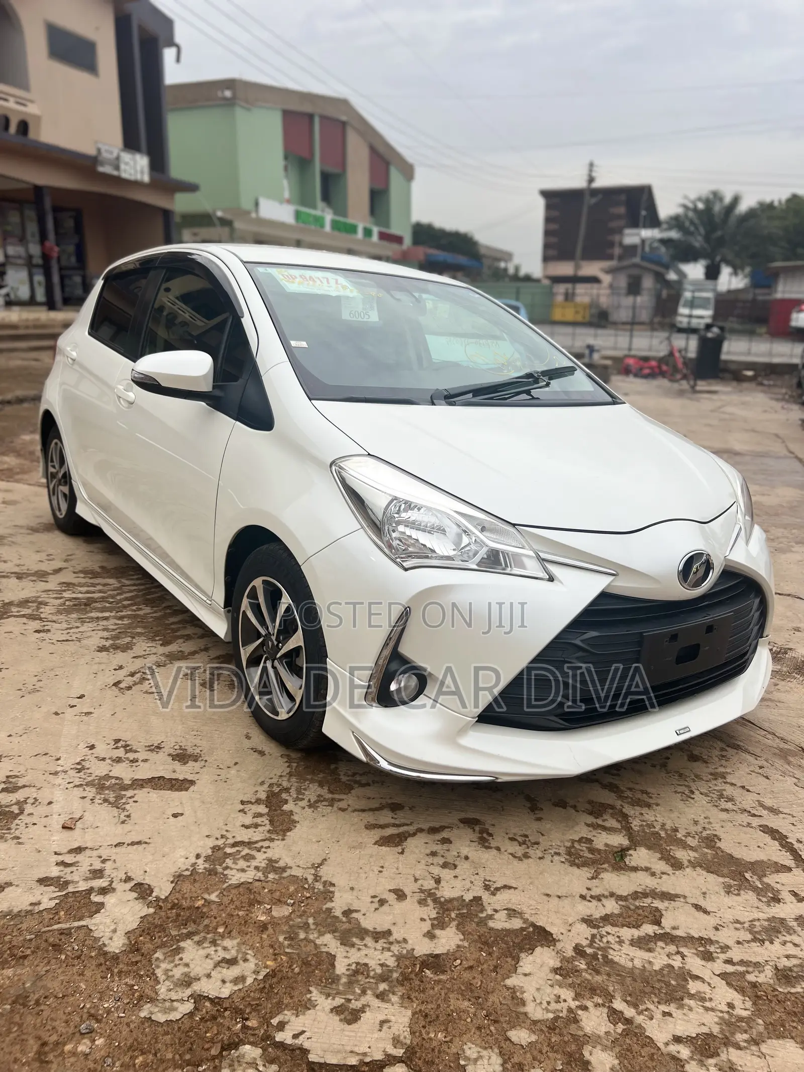 Toyota Vitz 1.3 FWD 5dr 2017 White