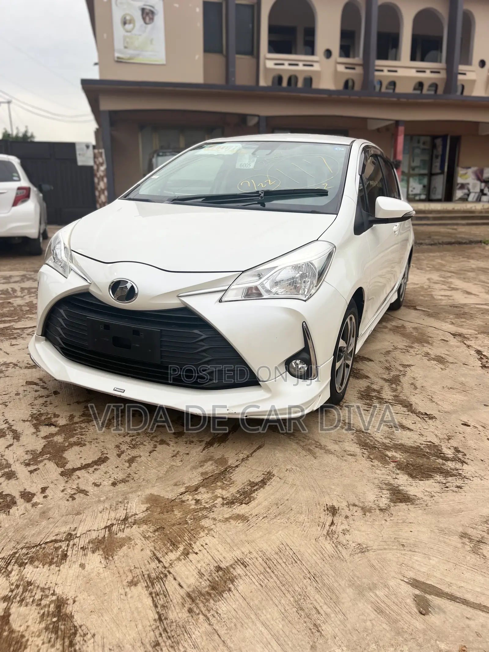 Toyota Vitz 1.3 FWD 5dr 2017 White