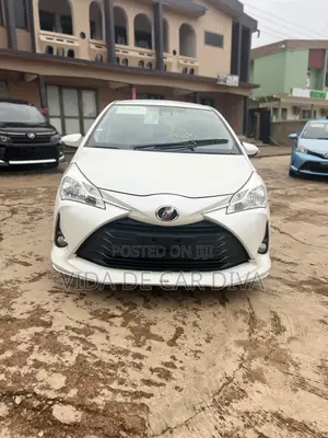 Toyota Vitz 1.3 FWD 5dr 2017 White
