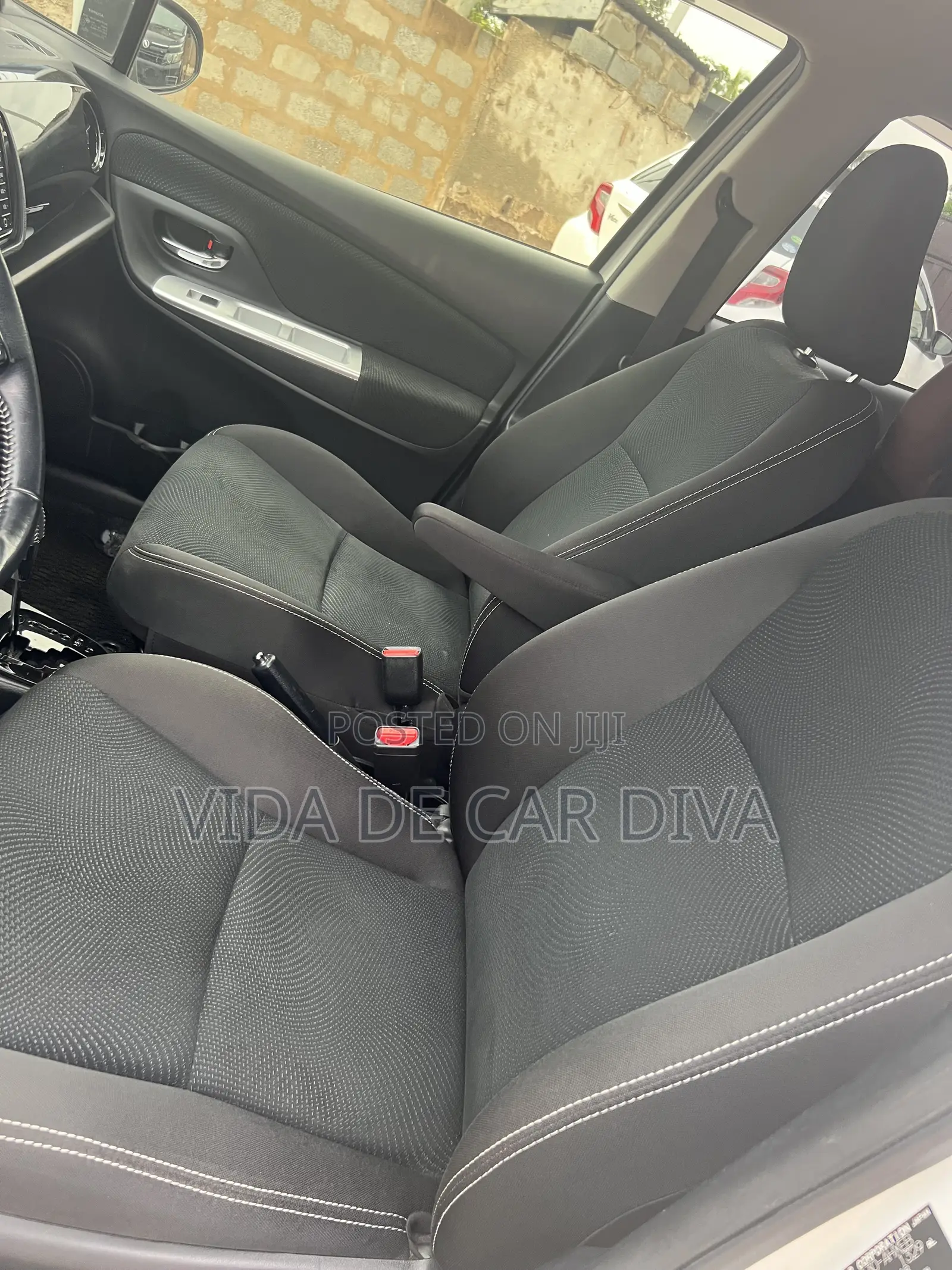 Toyota Vitz 1.3 FWD 5dr 2017 White