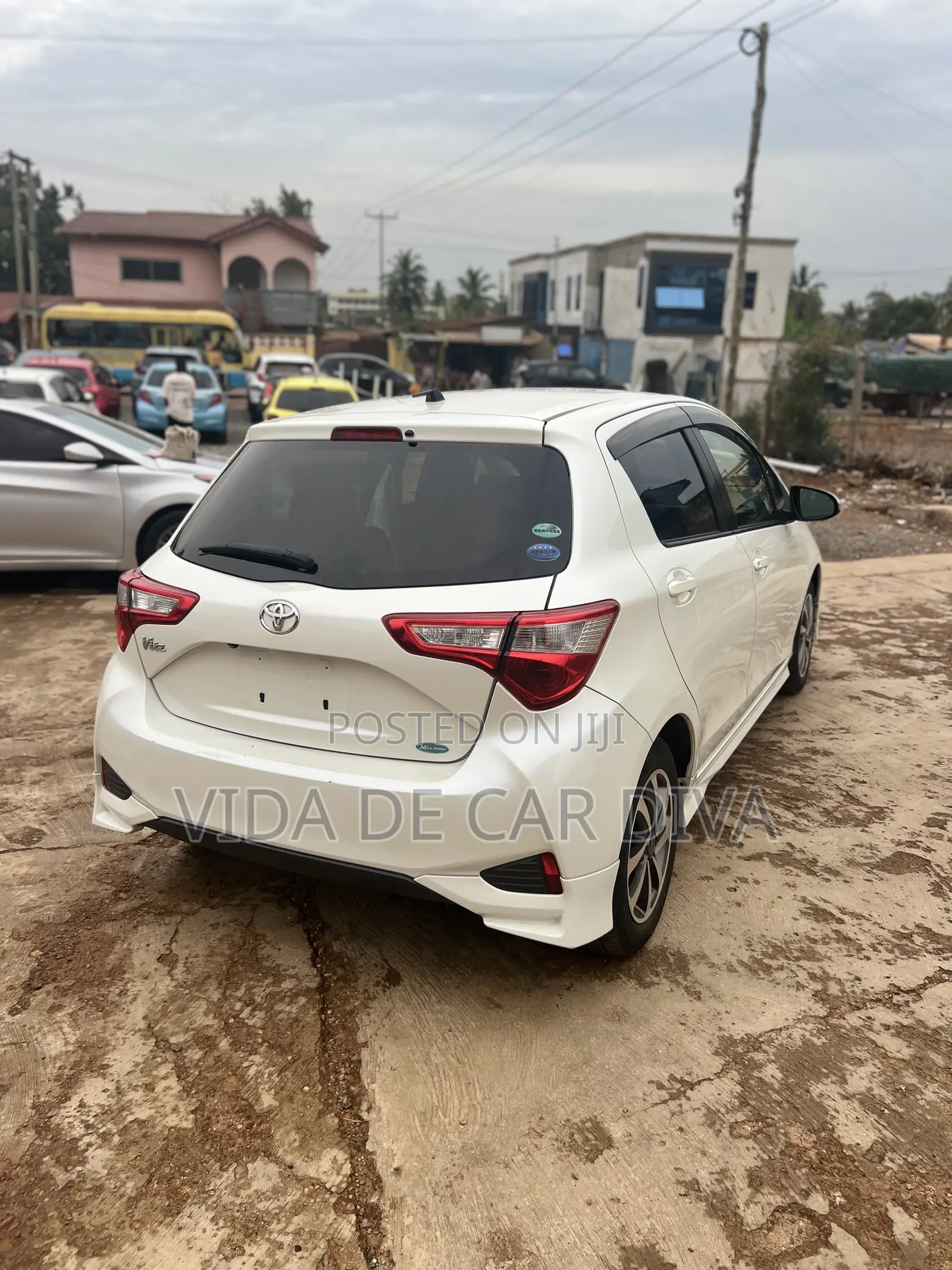 Toyota Vitz 1.3 FWD 5dr 2017 White