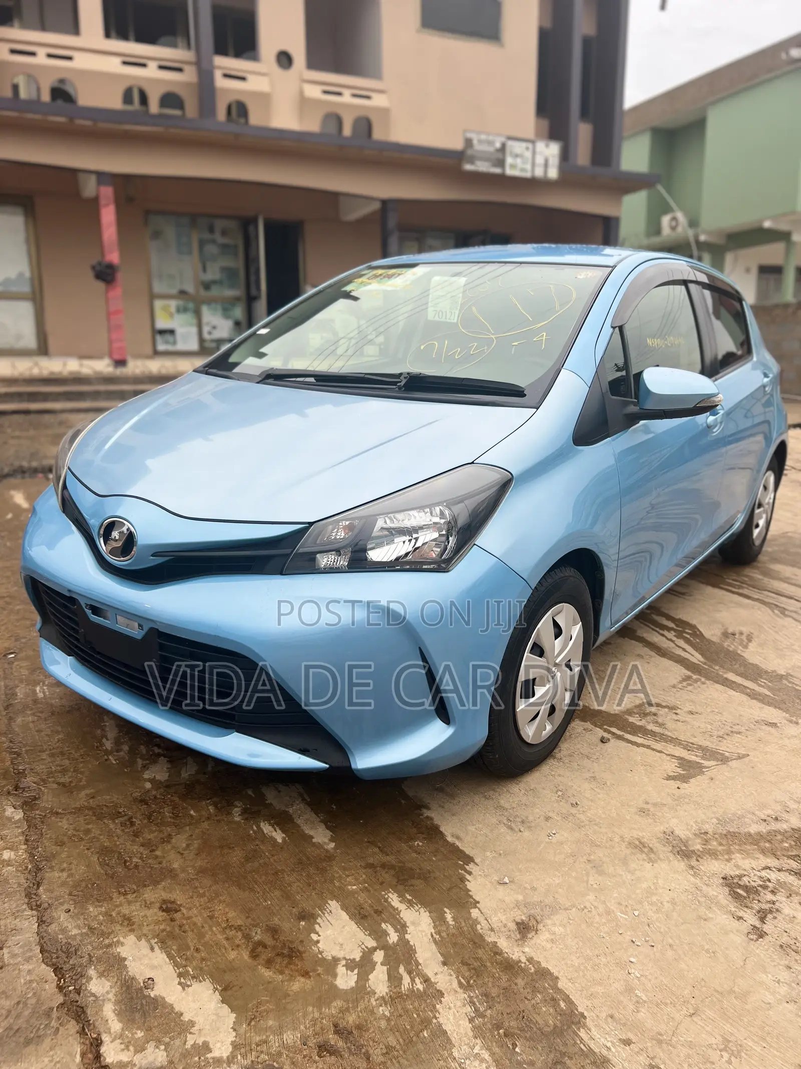 Toyota Vitz 1.3 FWD 5dr 2015 Blue