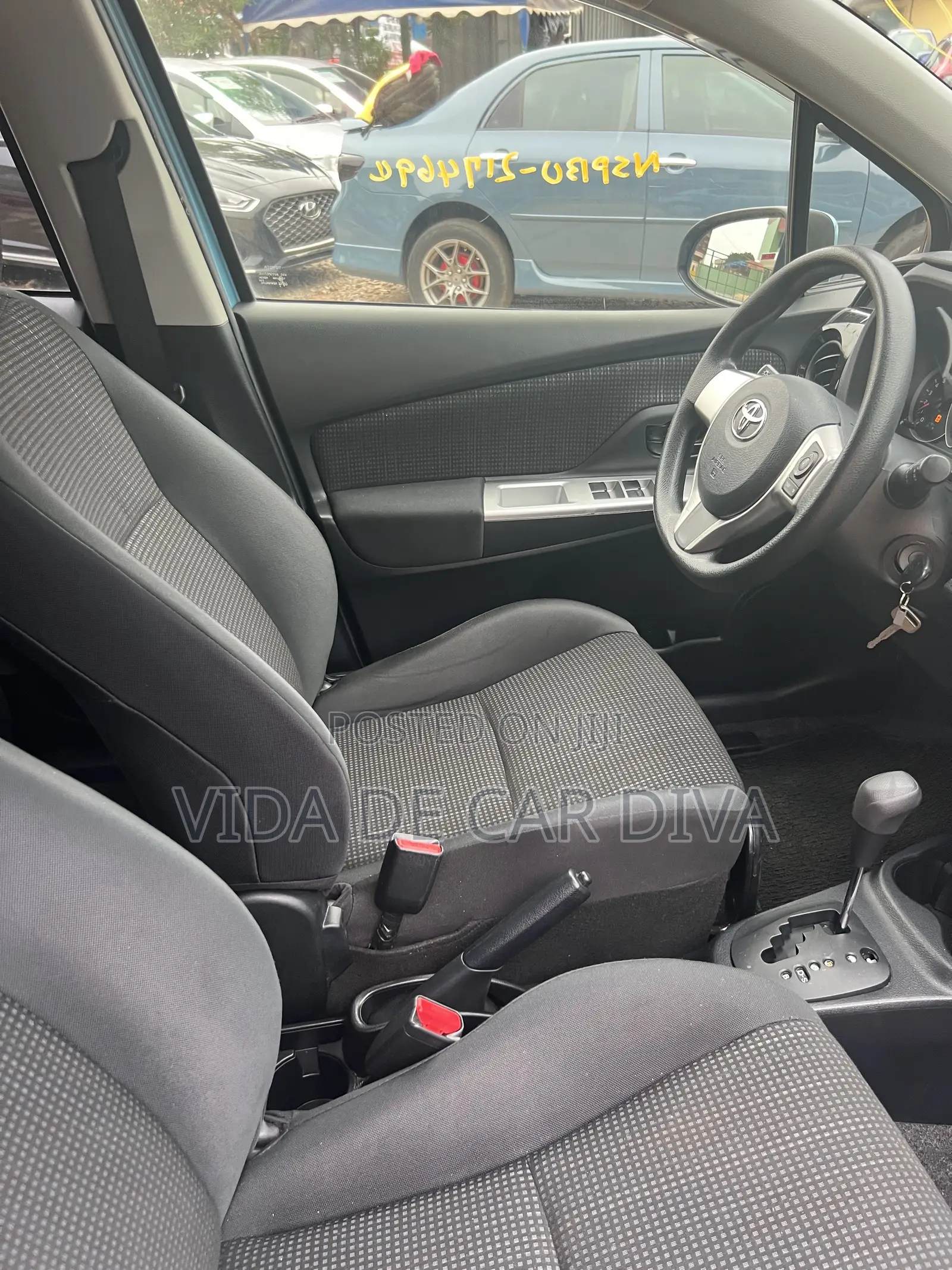 Toyota Vitz 1.3 FWD 5dr 2015 Blue