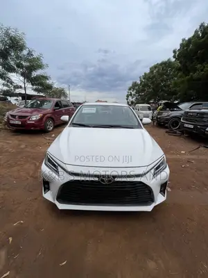 Toyota Yaris 2023 White