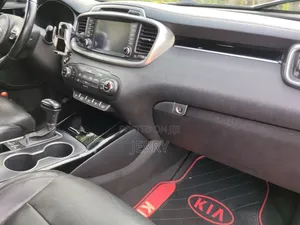 Kia Sorento 4dr SUV 2016 Black