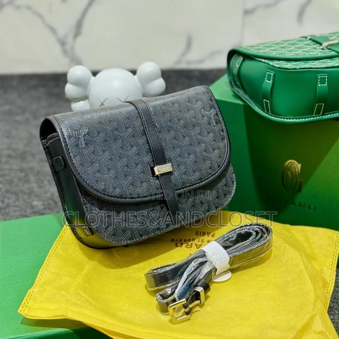 Lightweight Messenger-Style Crossbody Bag