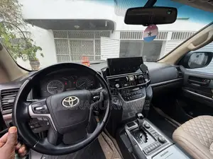 Toyota Land Cruiser 2011 Black
