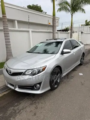 Toyota Camry SE 4dr Sedan (2.5L 4cyl 6A) 2014 Silver