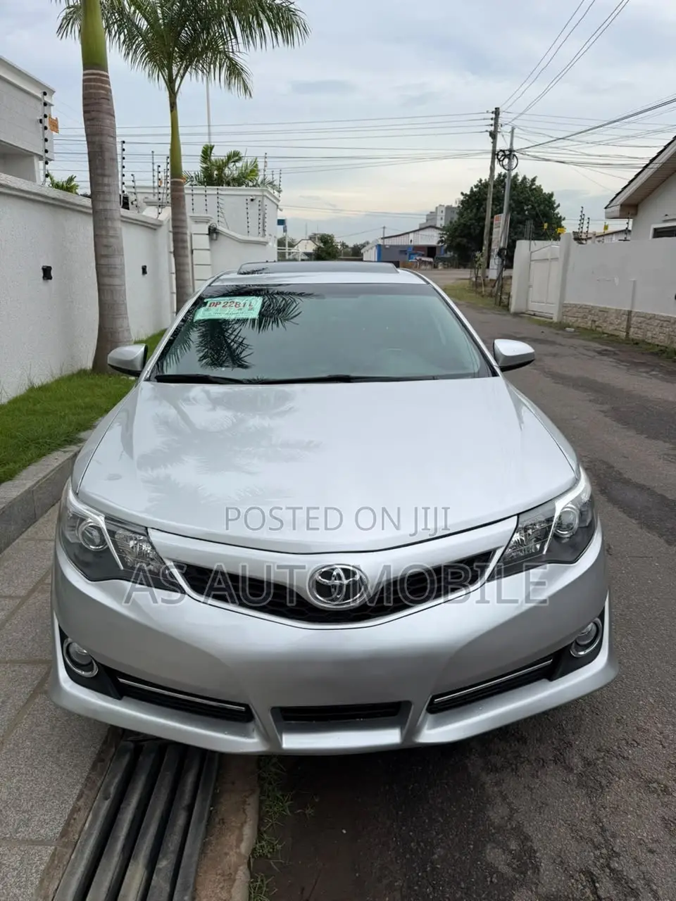 Toyota Camry SE 4dr Sedan (2.5L 4cyl 6A) 2014 Silver