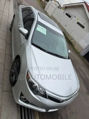 Toyota Camry SE 4dr Sedan (2.5L 4cyl 6A) 2014 Silver