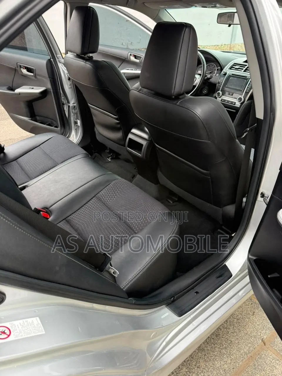Toyota Camry SE 4dr Sedan (2.5L 4cyl 6A) 2014 Silver