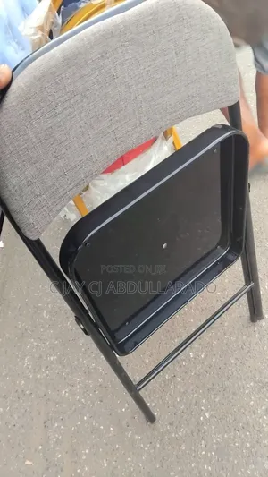 Folding Chairs With Foam and Metal Legs