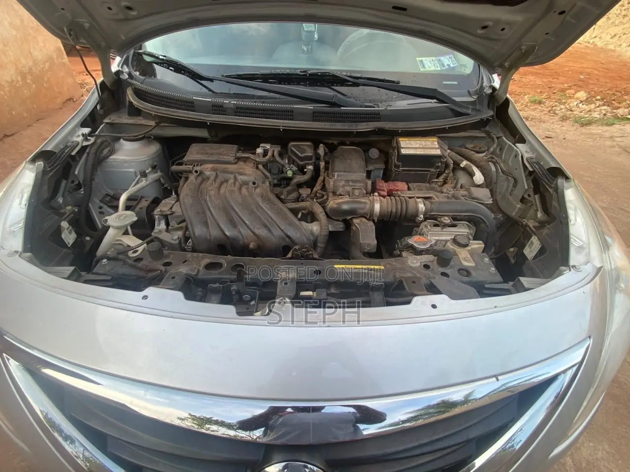 Nissan Versa 1.6 SV 4dr Sedan (1.6L 4cyl CVT) 2015 Silver
