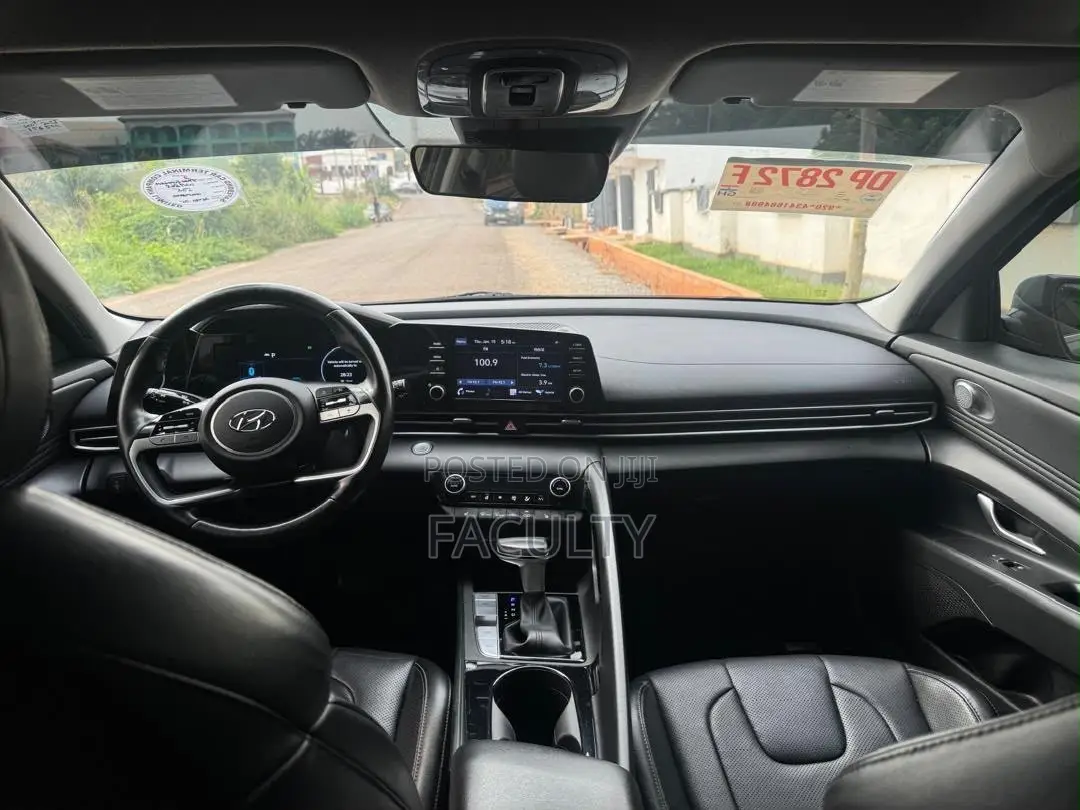 Hyundai Elantra SE 2022 Gray