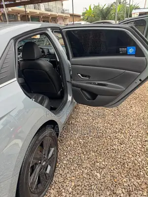 Hyundai Elantra SE 2022 Gray