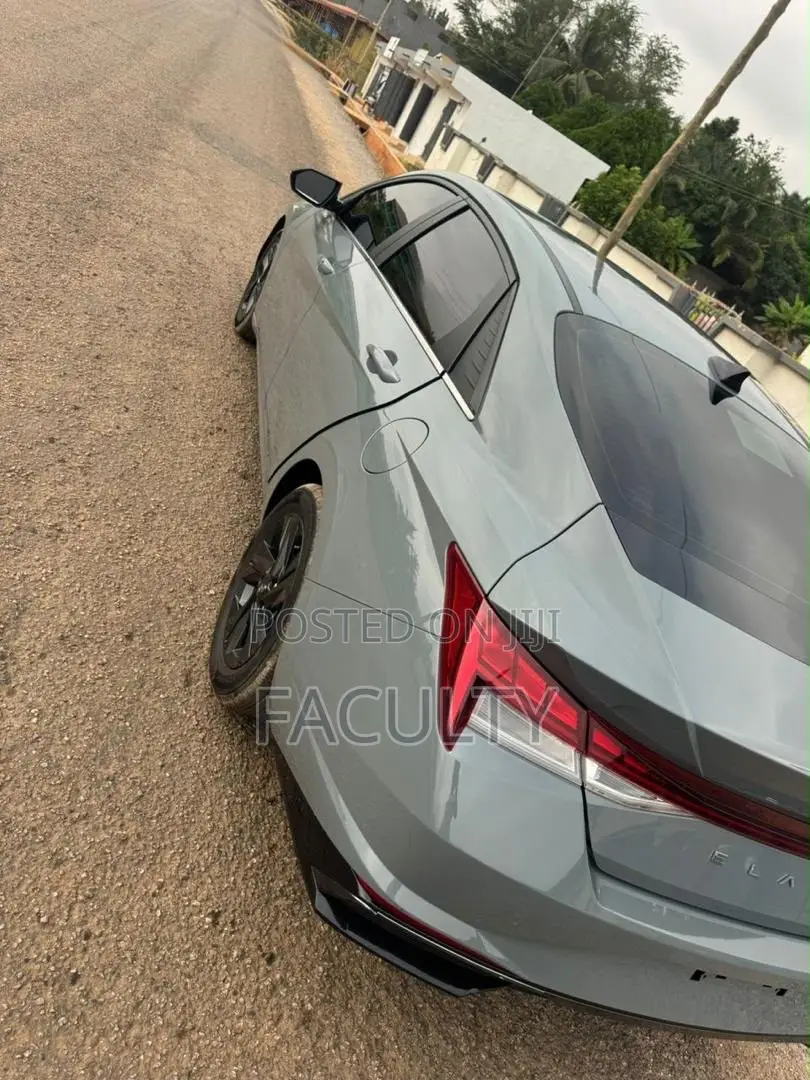 Hyundai Elantra SE 2022 Gray