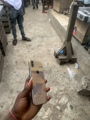 Apple iPhone XS Max 64 GB Gold