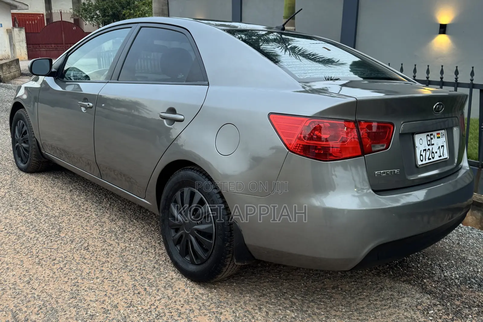 Kia Forte EX Sedan 2011 Gray