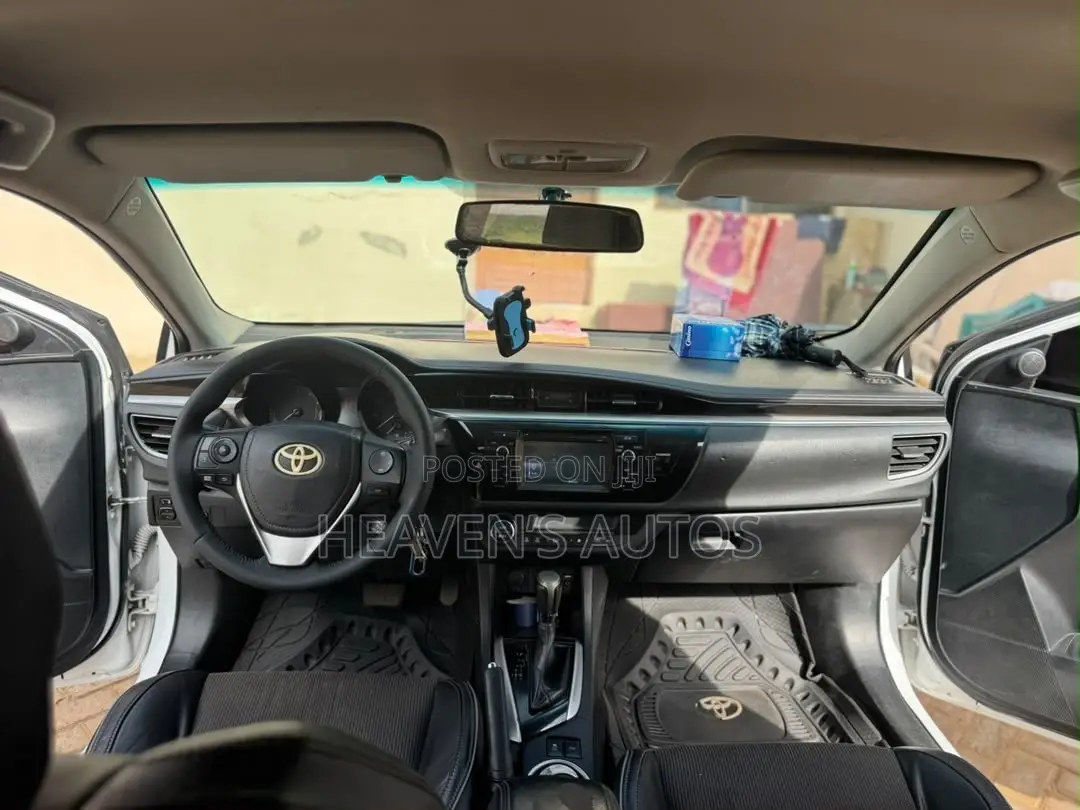 Toyota Corolla 2015 White