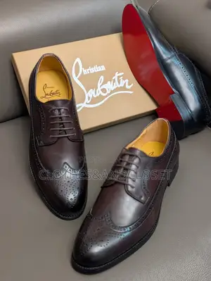 Brogue Derby / Oxford Dress Shoe With Wingtip Design