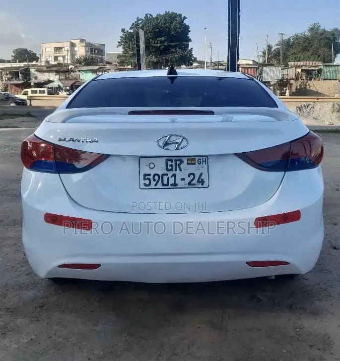 Hyundai Elantra 2013 White