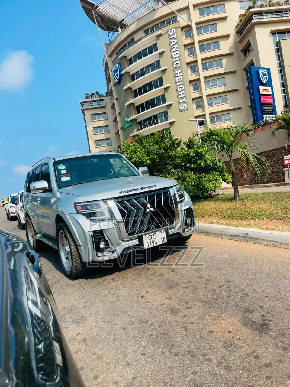Mitsubishi Pajero 2010 Silver