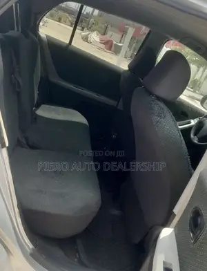 Toyota Vitz 2010 Silver