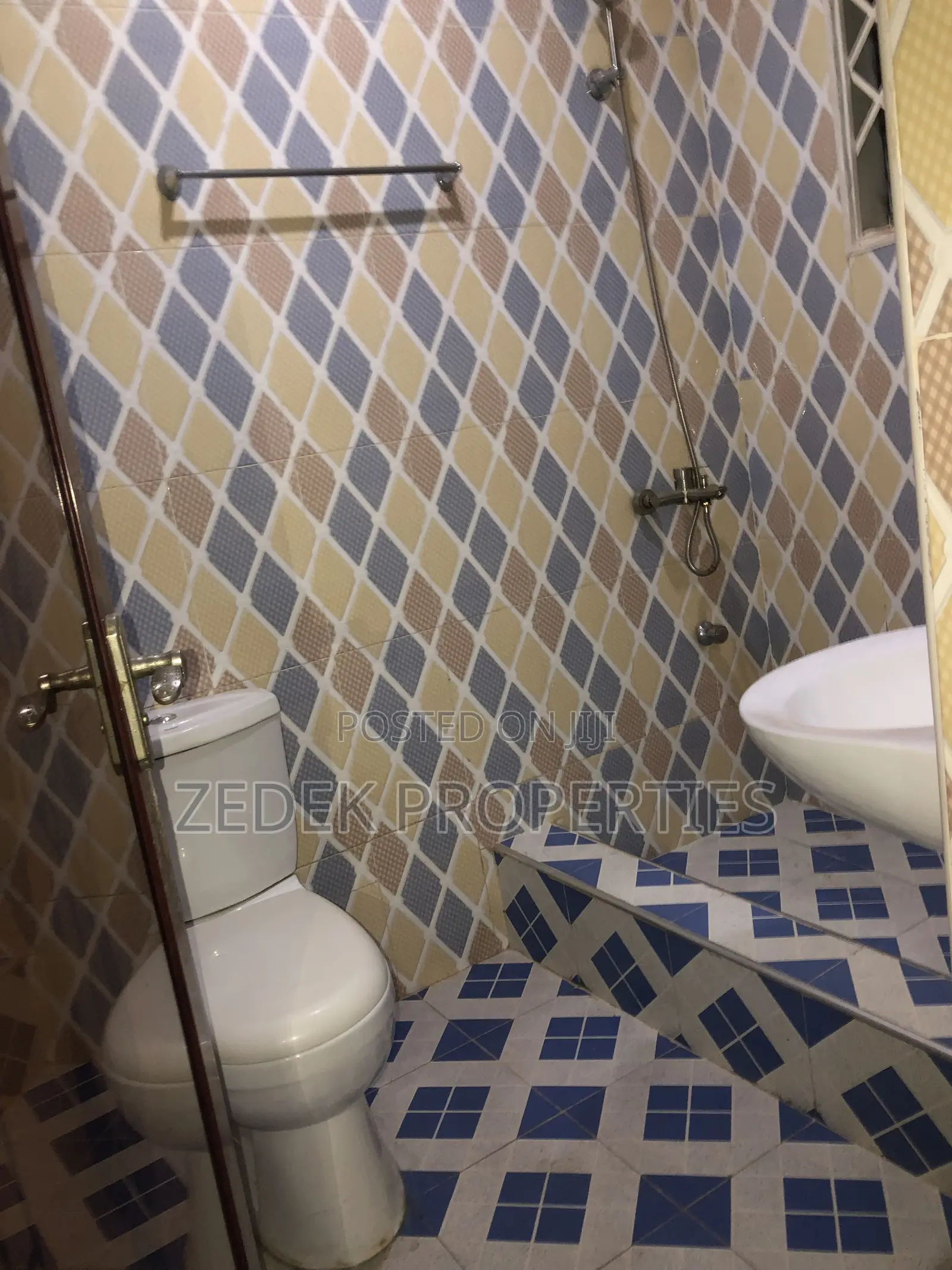 2bdrm Apartment in Kwabenya Acp for rent
