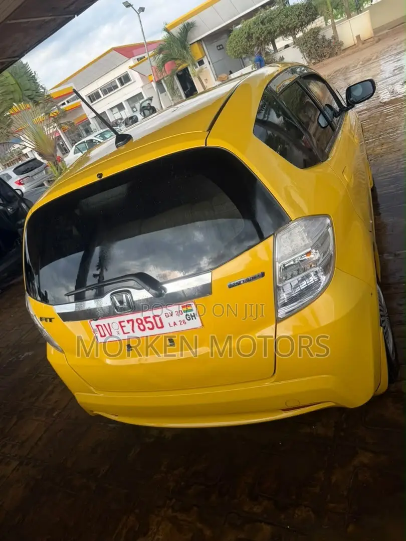 Honda Fit 2013 Yellow